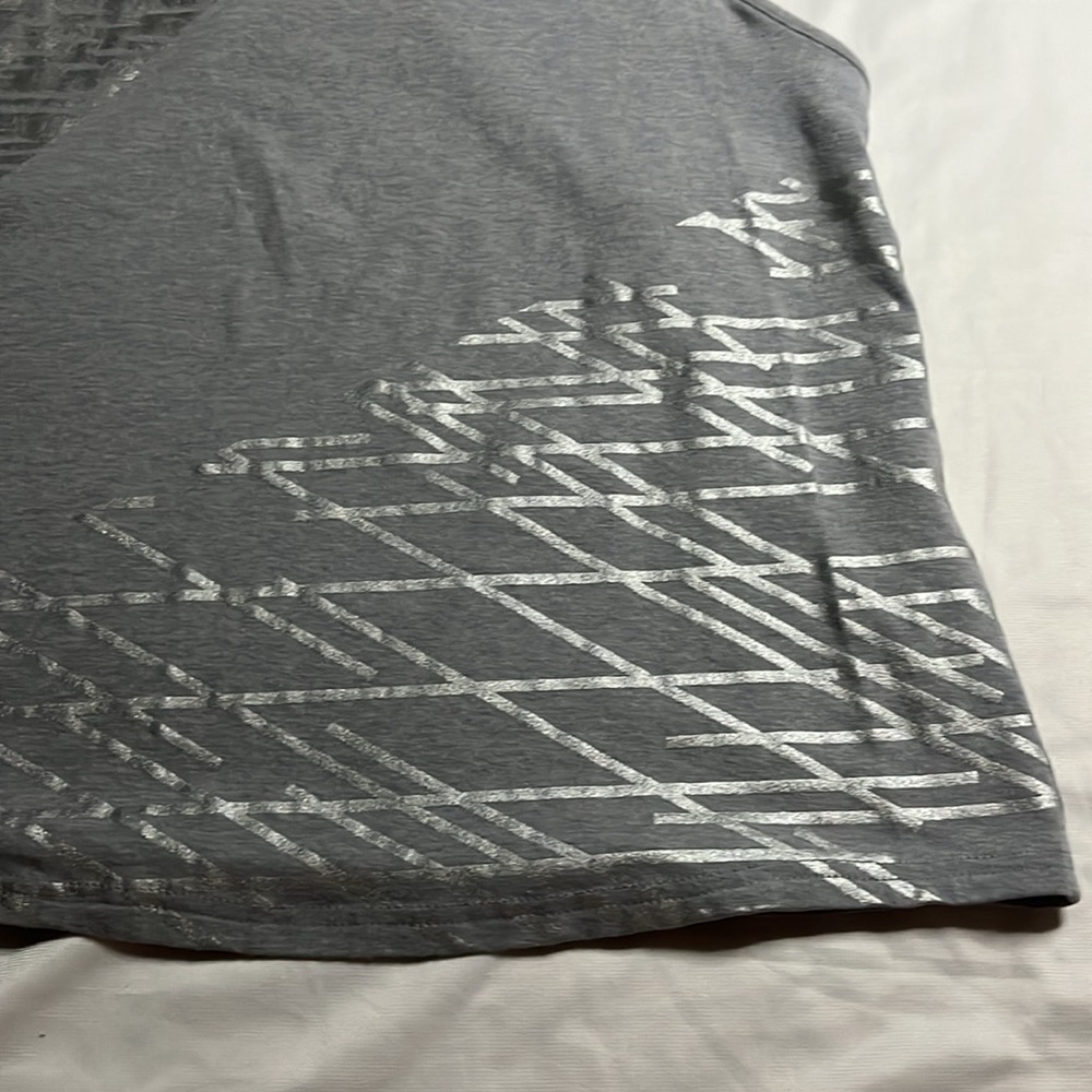 Under Armour Light Gray Tank with Shiny Silver Pattern - Picture 3 of 9